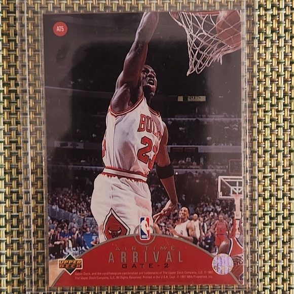 Michael Jordan Basketball Trading Card - Picture 2 of 2